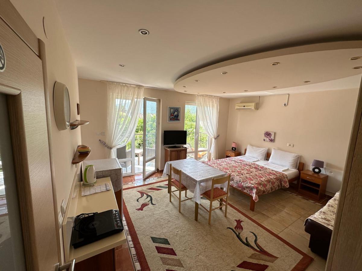 Villa Alla Bed And Breakfast Херцег-Нови Экстерьер фото