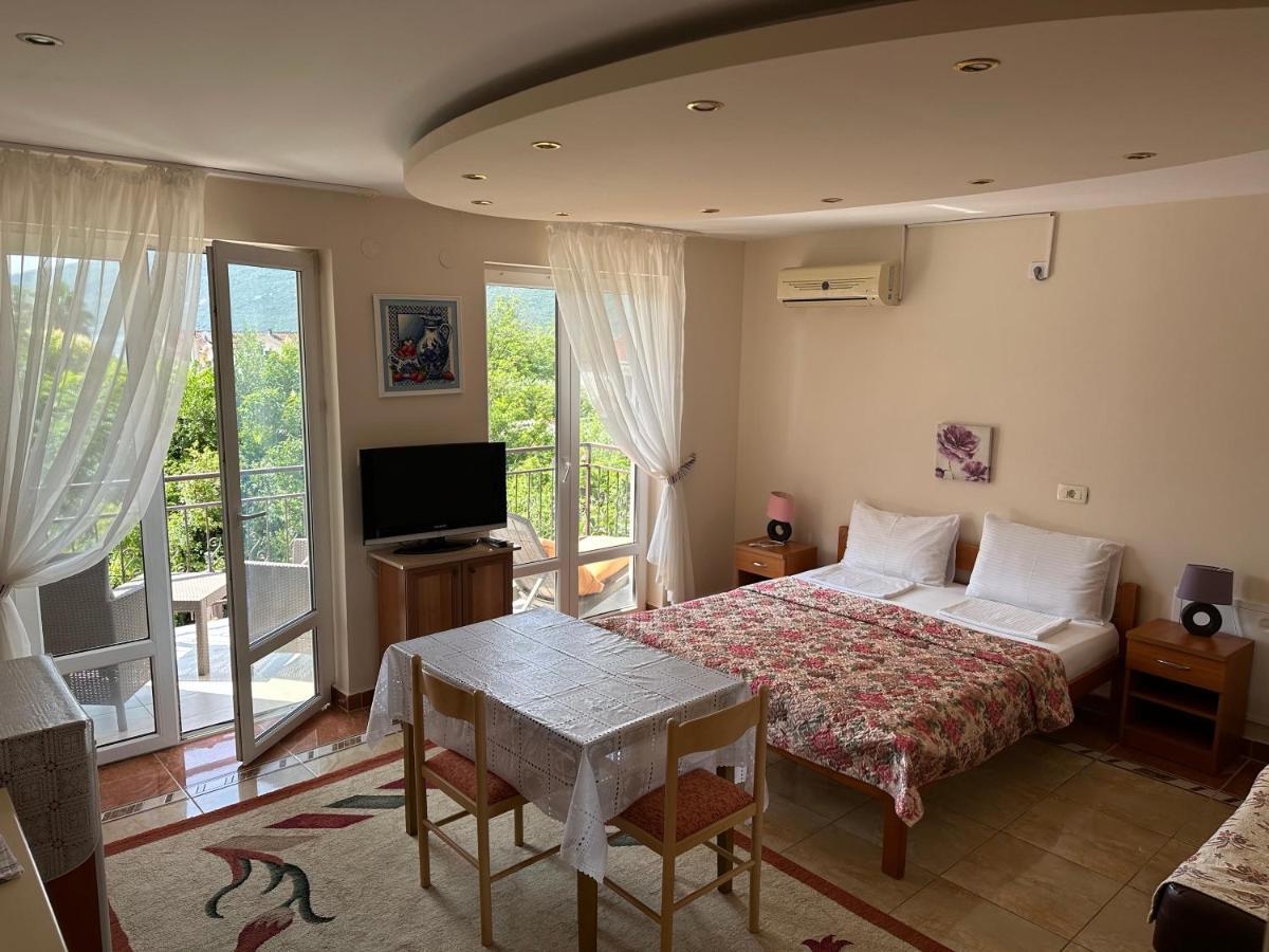 Villa Alla Bed And Breakfast Херцег-Нови Экстерьер фото
